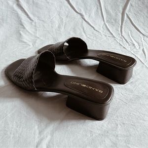 || Vintage || Bandolino Slides